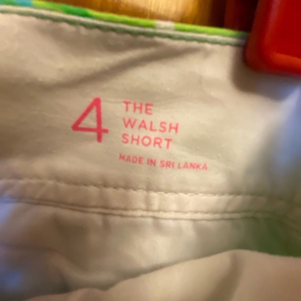 EUC Lilly Pulitzer Walsh Citrus Green Parrot shorts - Picture 8 of 8